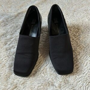 Highlights Women's 6.5 M Black Shoe wide width